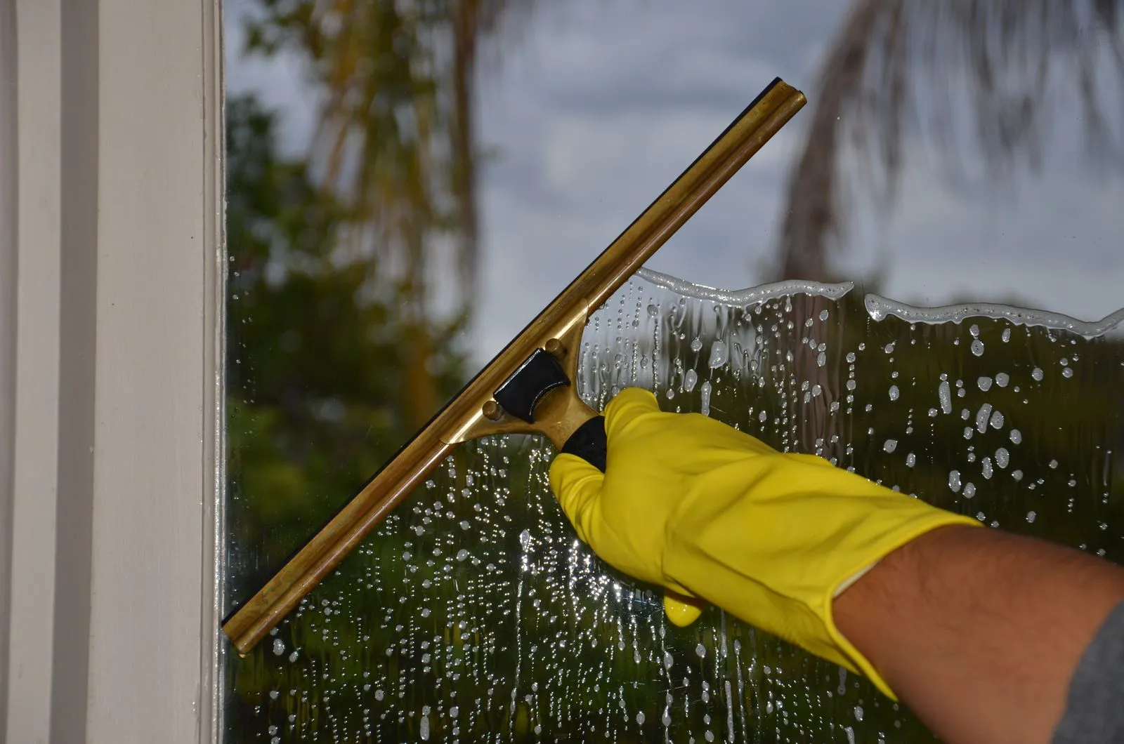 Glas- und Fensterreinigung im Raum Belum